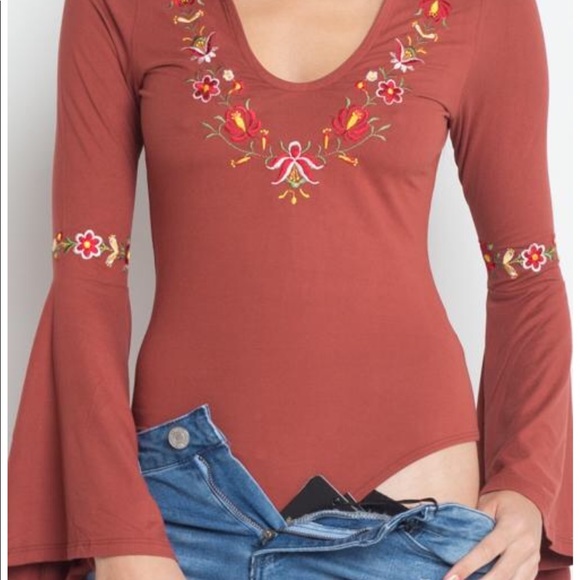 Floral V-Neck Choker Bodysuit - Picture 4 of 4